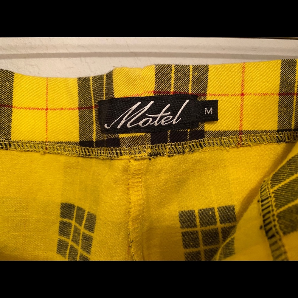 Gently used plaid pants - Picture 4 of 5